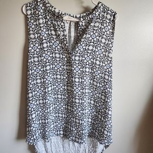 Loft sleeveless knit shirt